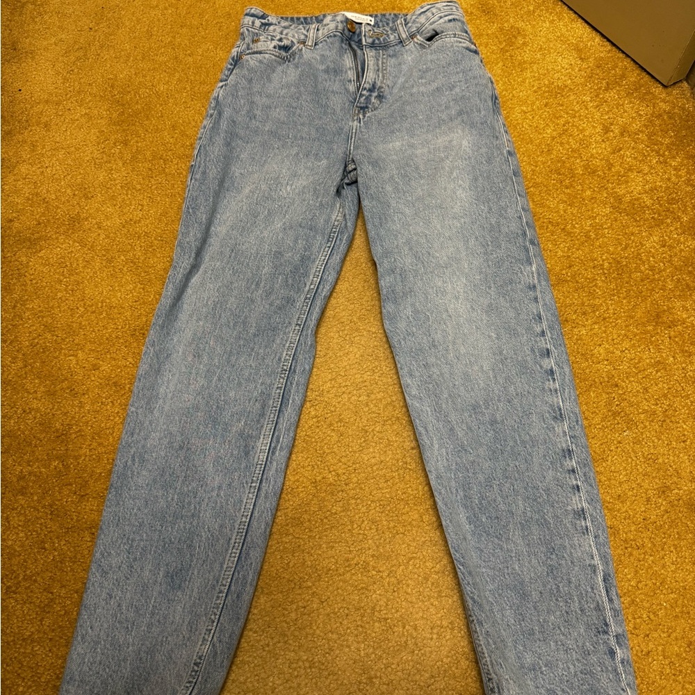 ZARA LIGHT WASH JEANS